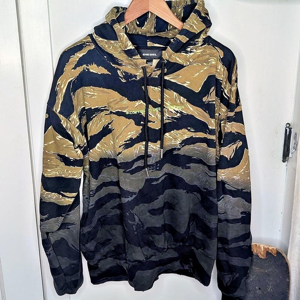 Diesel copyright tiger camo dip
